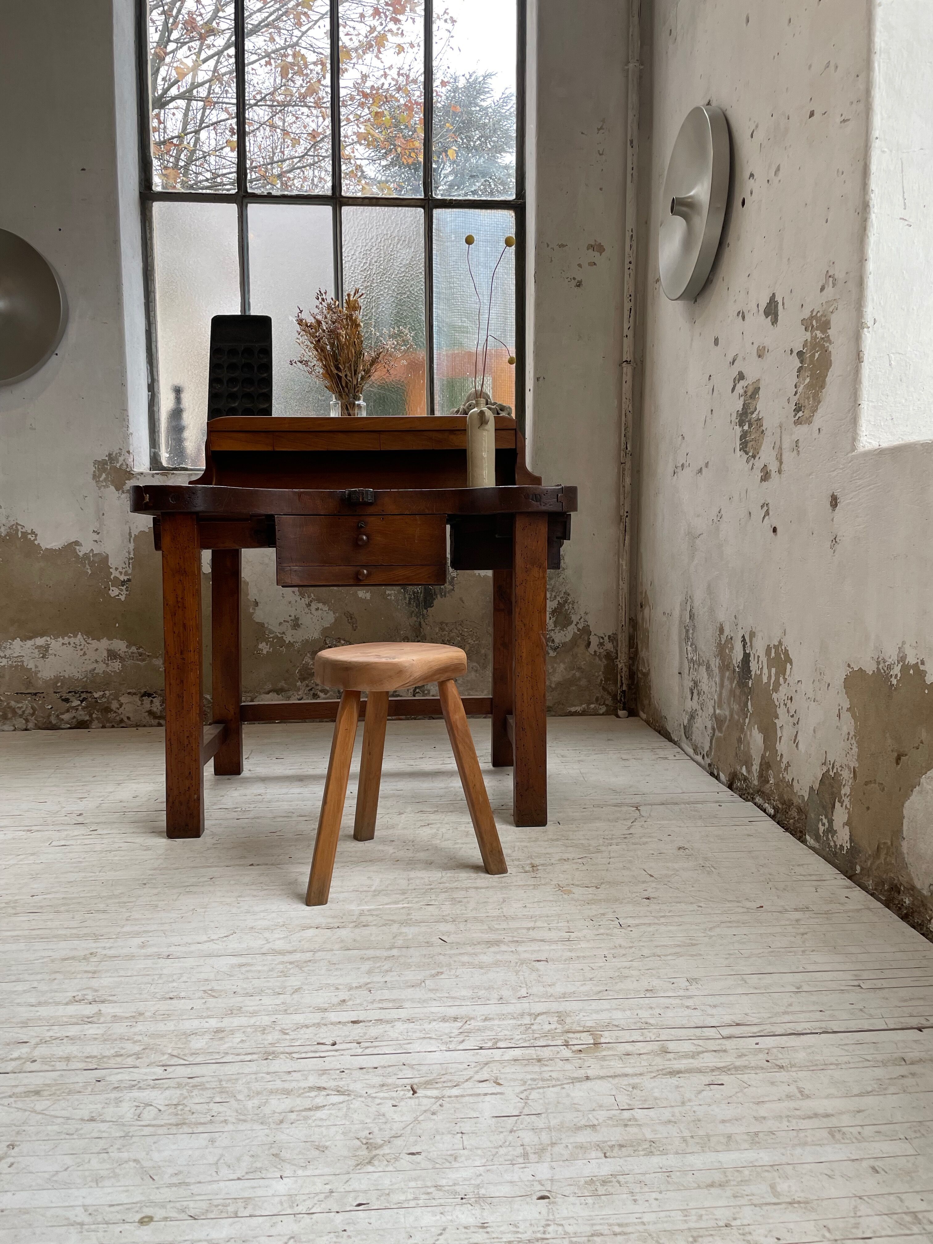 Establishment of jeweler XIXth oak