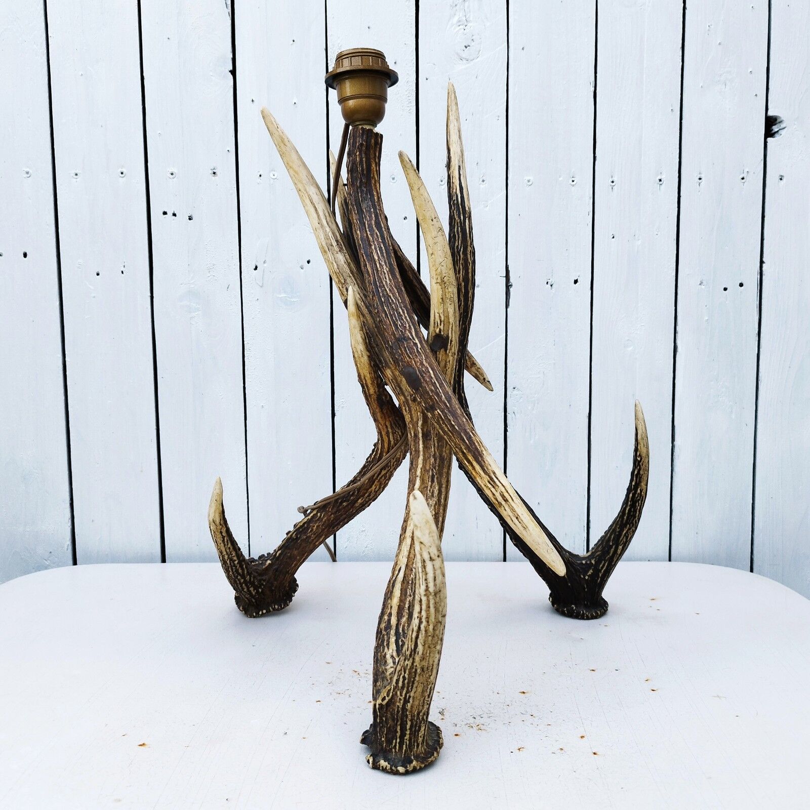 Fiorière porte-pots en bois peint, façonnée et gravée, ancienne Liberty