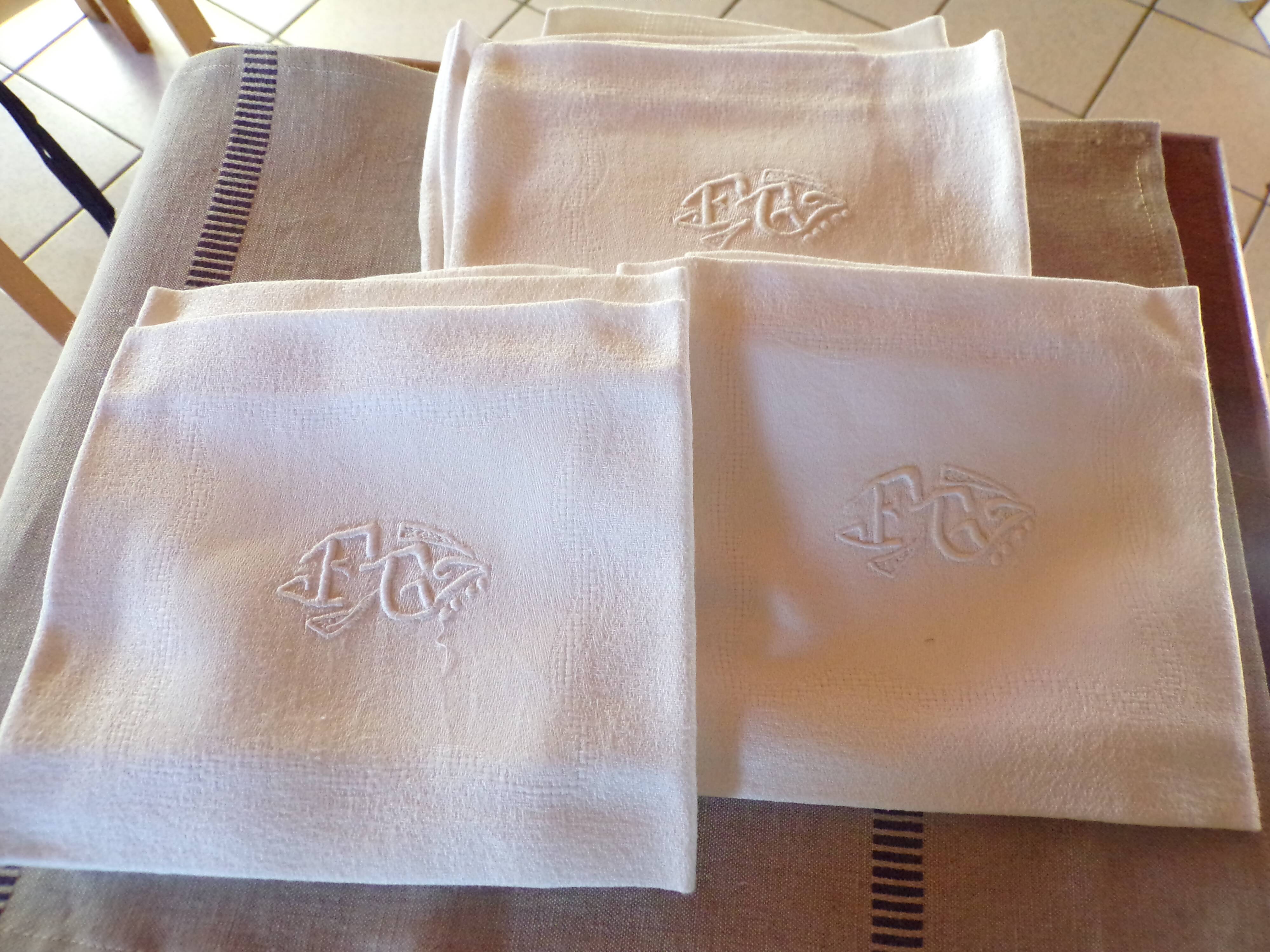 Lot of 6 towels old Monogram white "fw"