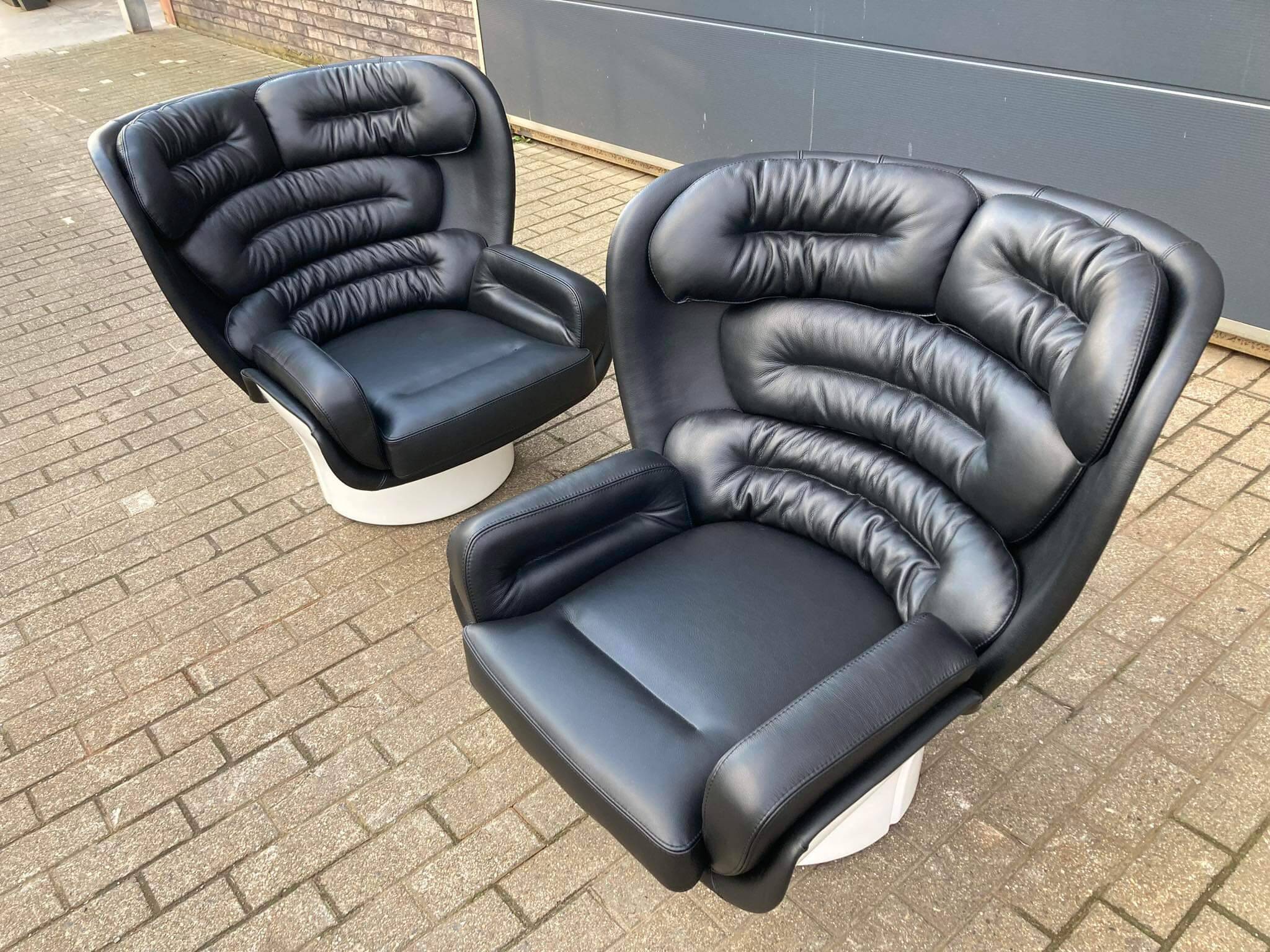 2x Joe Colombo Elda LONGHI Chair Black leather, White fiberglass