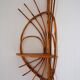 Etagère d'angle en rotin vintage