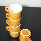Set of 5 vintage mustard-coloured ceramic mugs.