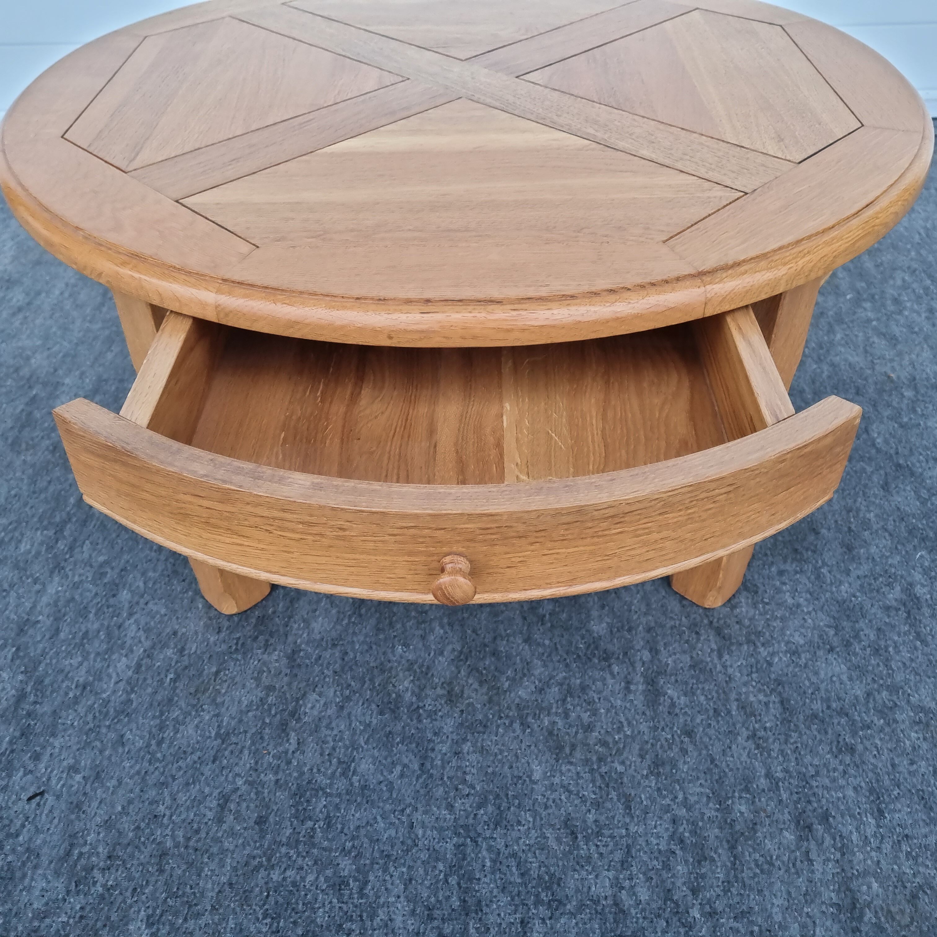 Round coffee table 1980