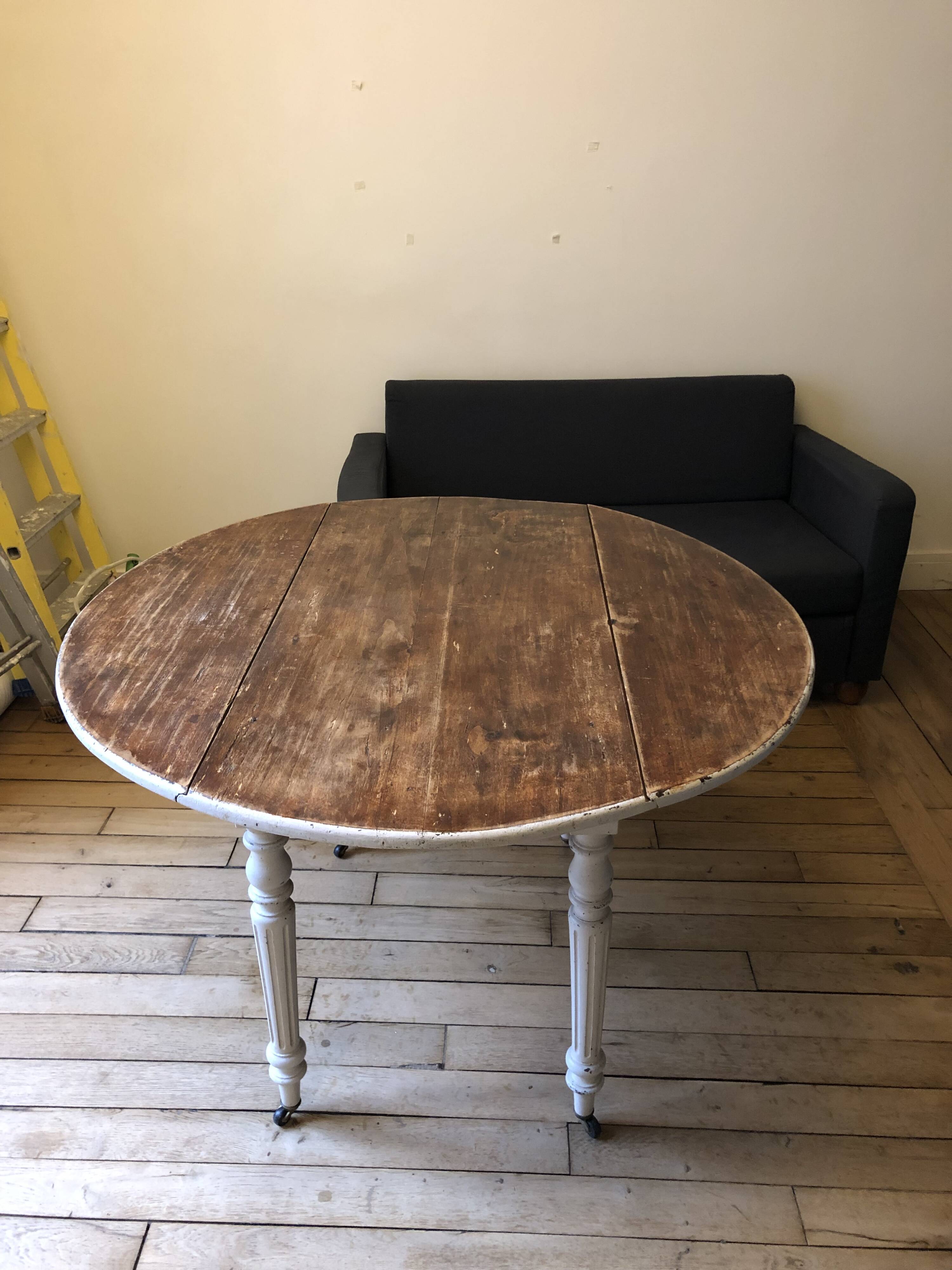Antique folding round table
