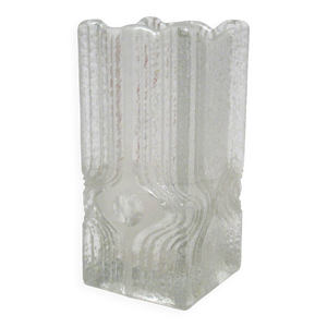 vase en verre moulé