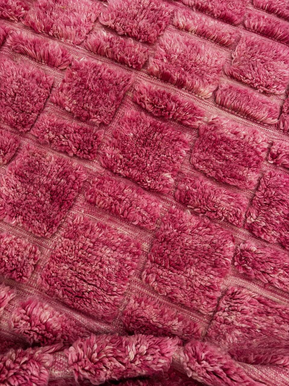Ouarda – Custom-made pink Mrirt Moroccan rug in wool