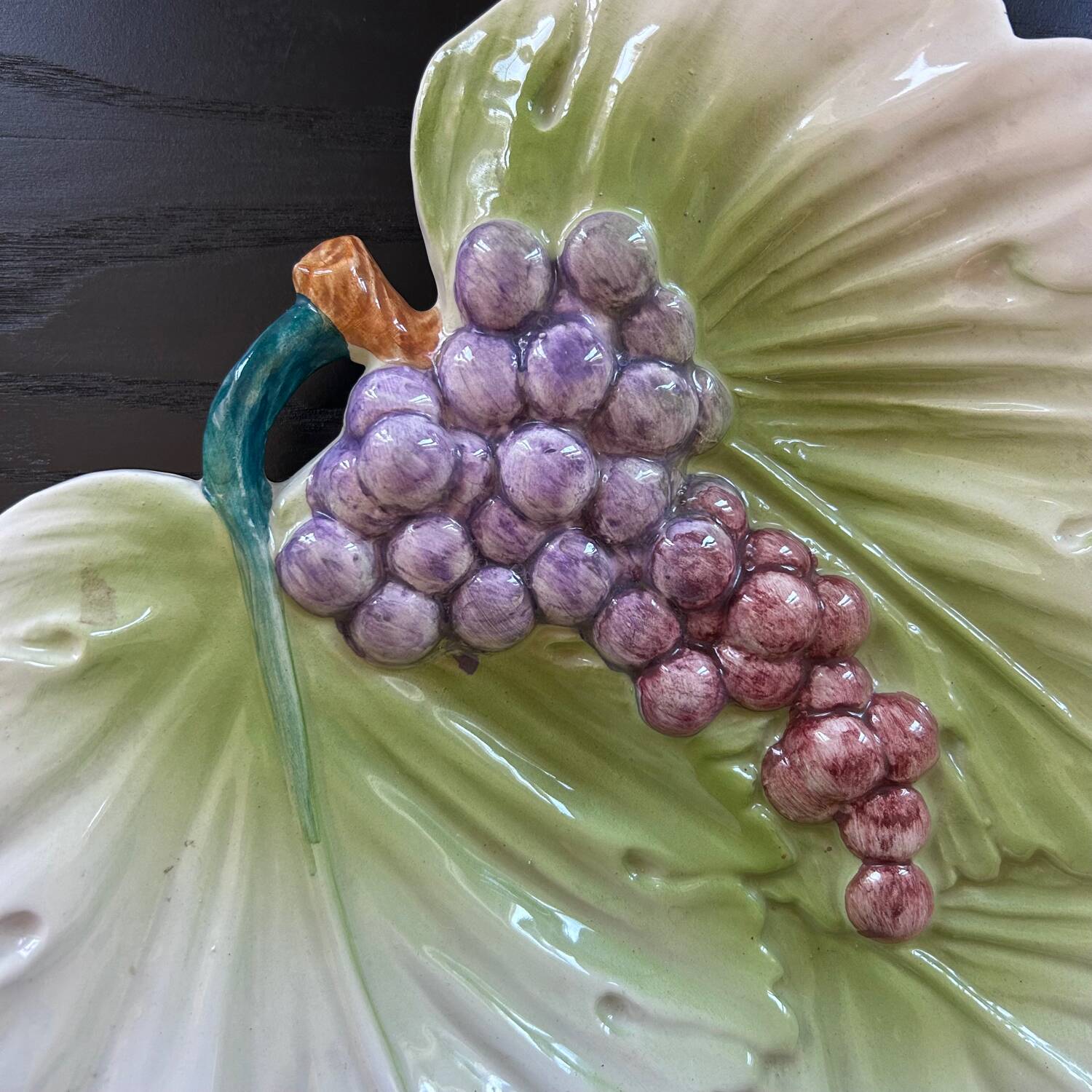 Grape-decorated slip dish