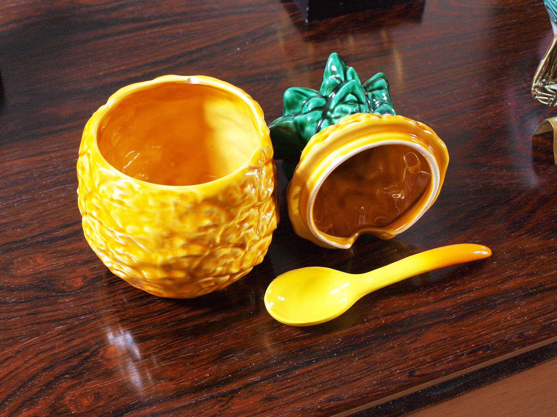 Ceramic pineapple sugar box