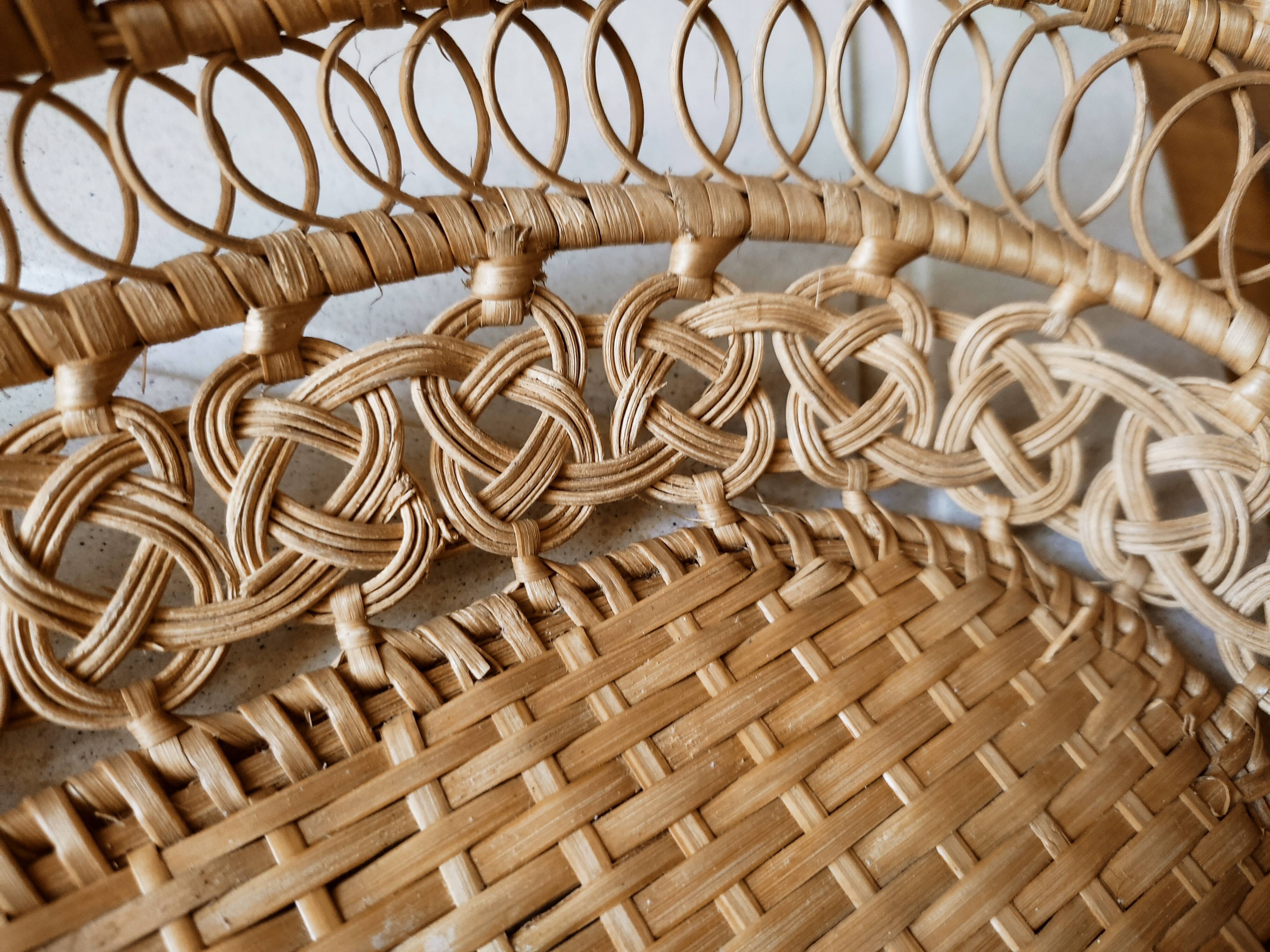 Wicker lace basket