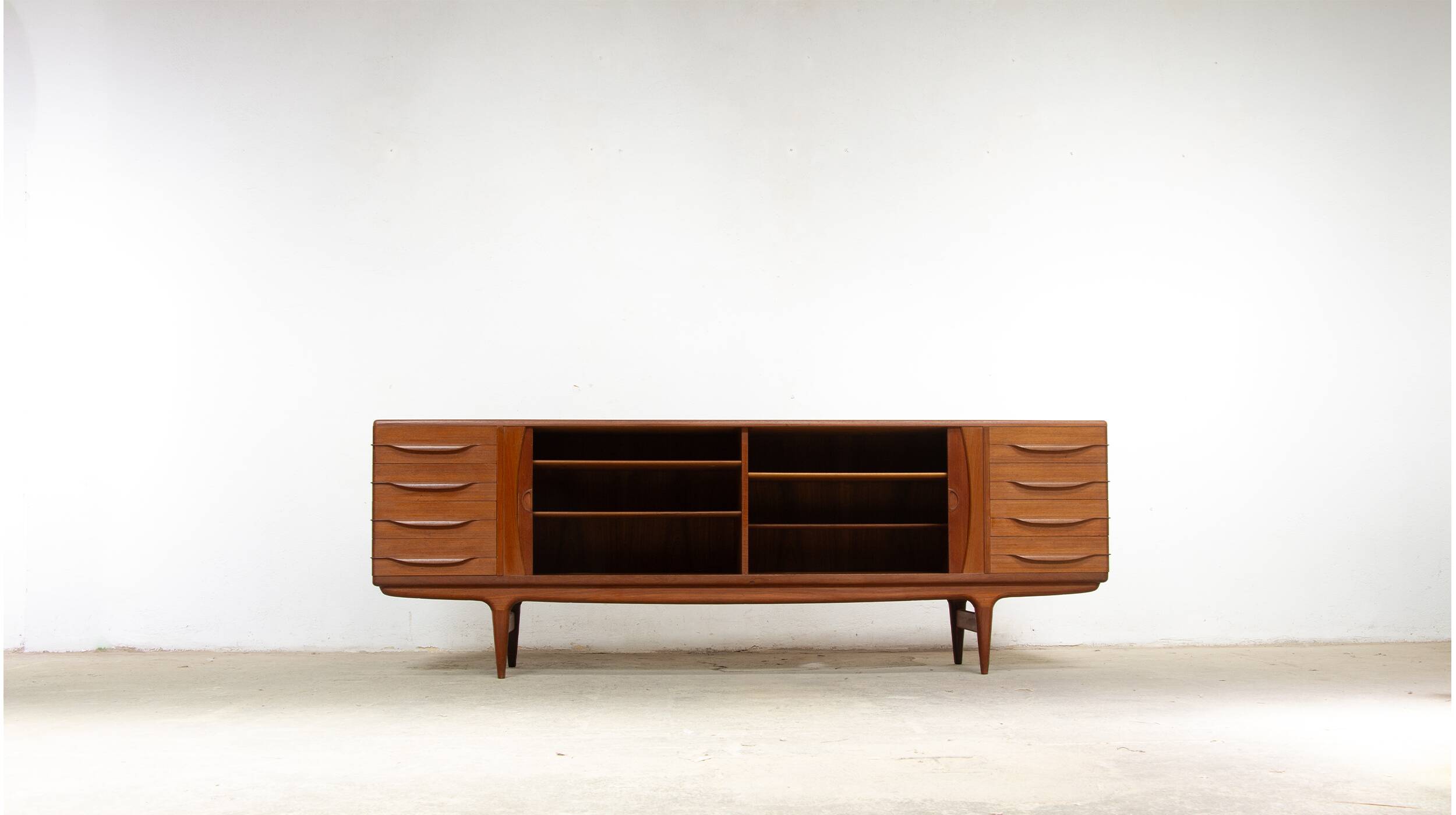 Enfilade U15 Johannes Andersen for Uldum Mobelfabrik