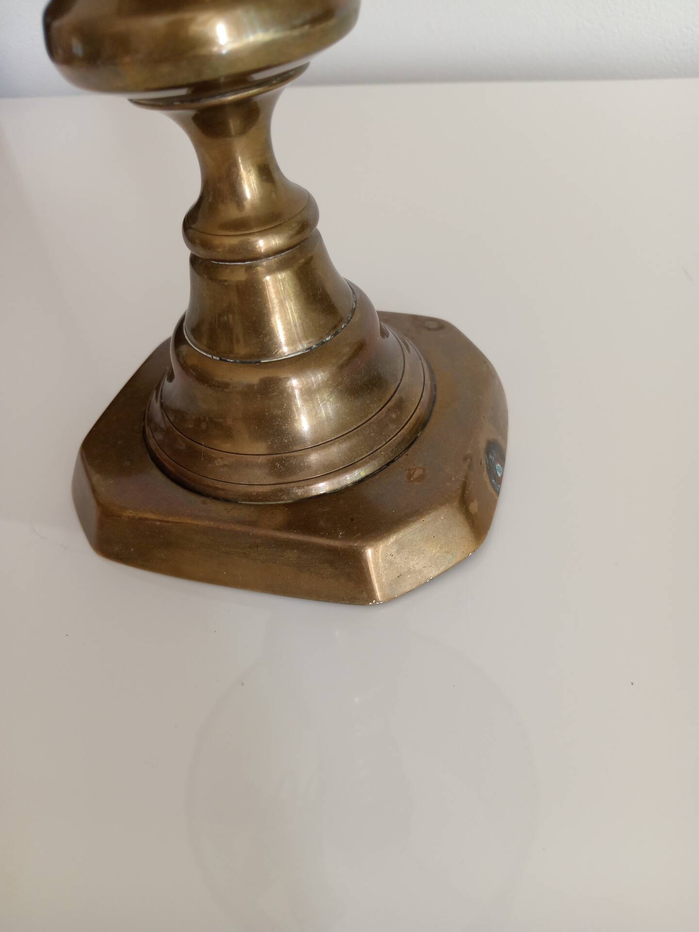 Table lamp