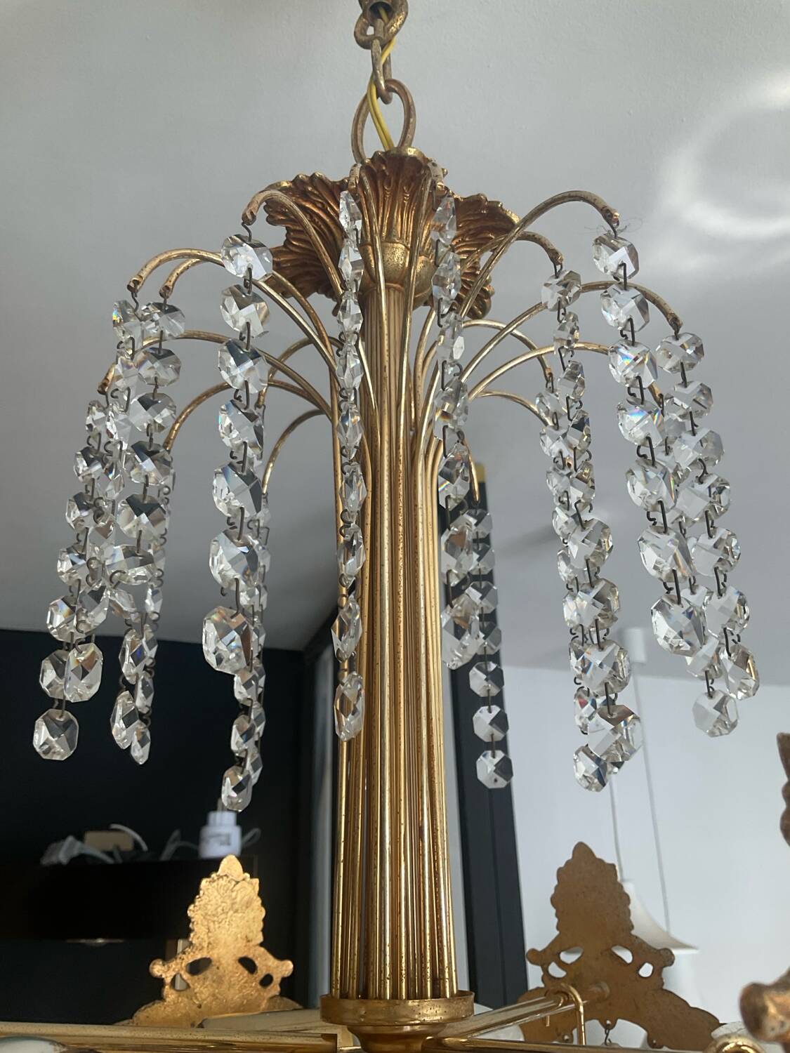 Cascade chandelier in bronze and crystal pendants