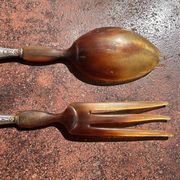 open to Salad Old in Horn and Silver-Plated Metal lined Swan Decor