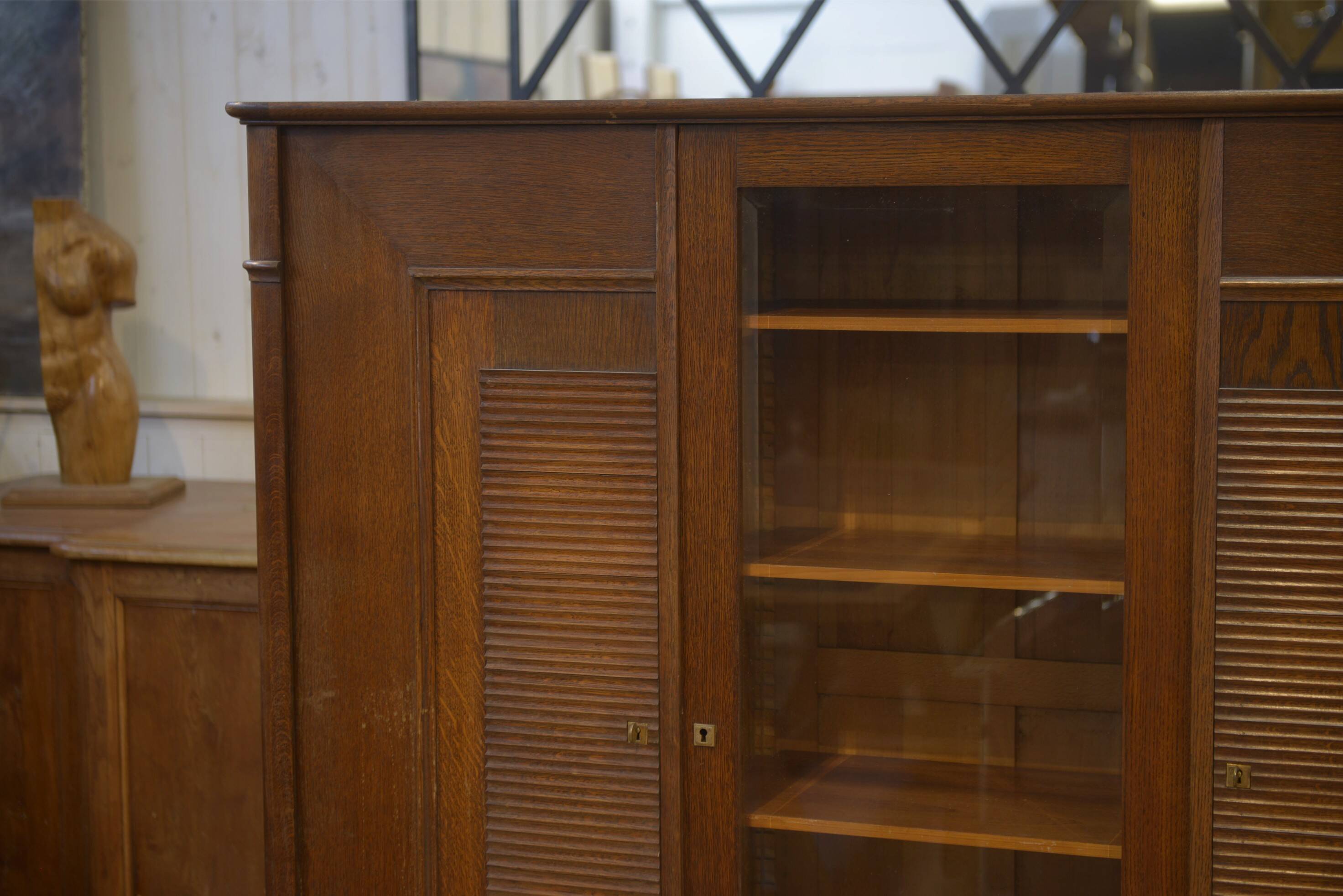 Brutalist display cabinet in oak by Charles Dudouyt, 1940s.