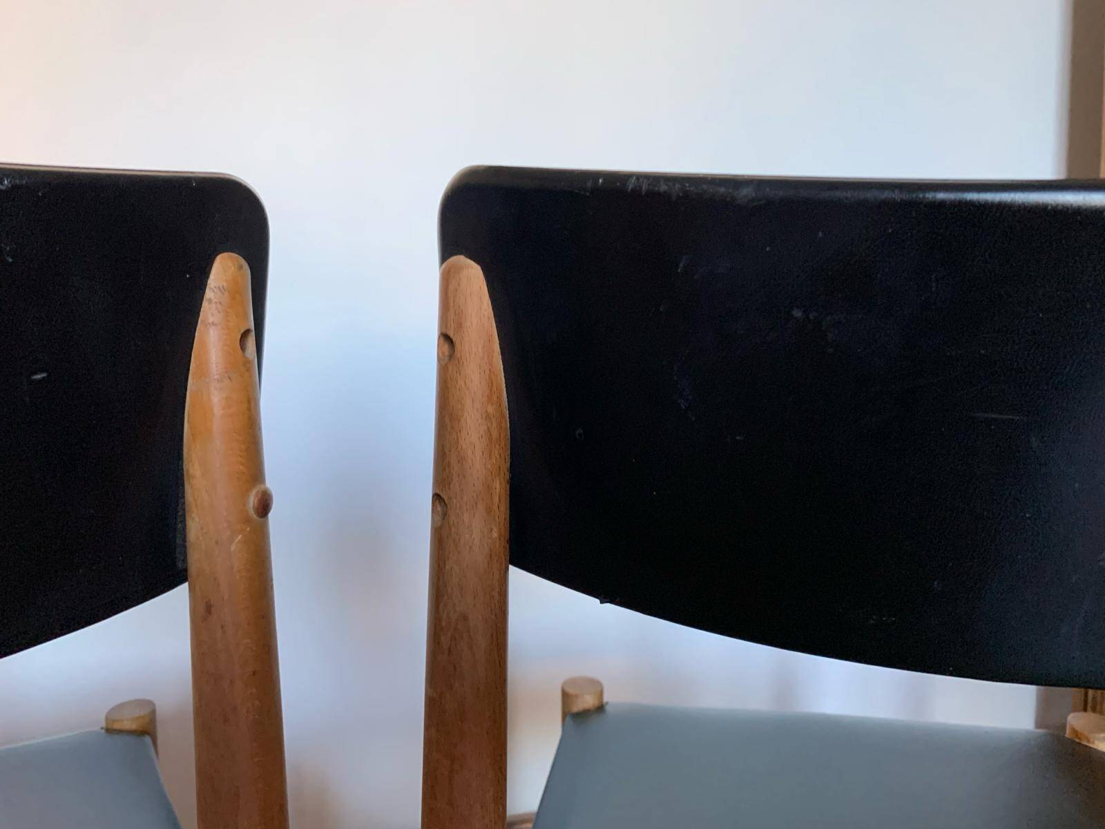 Set of 4 Scandinavian chairs