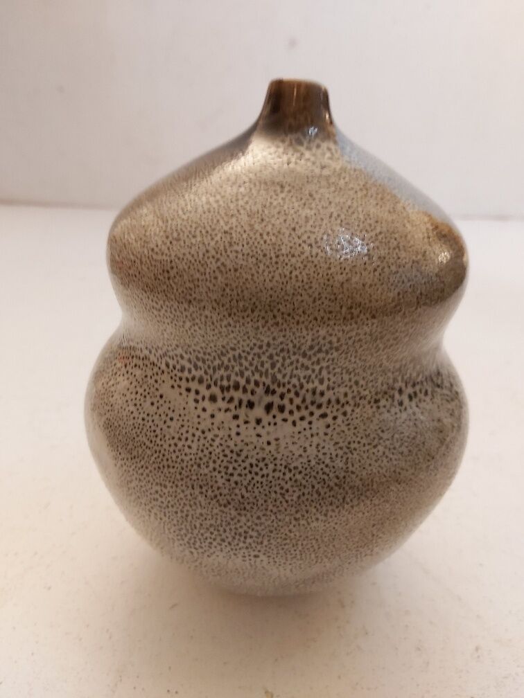 Porcelain vase Mireille Favergeon