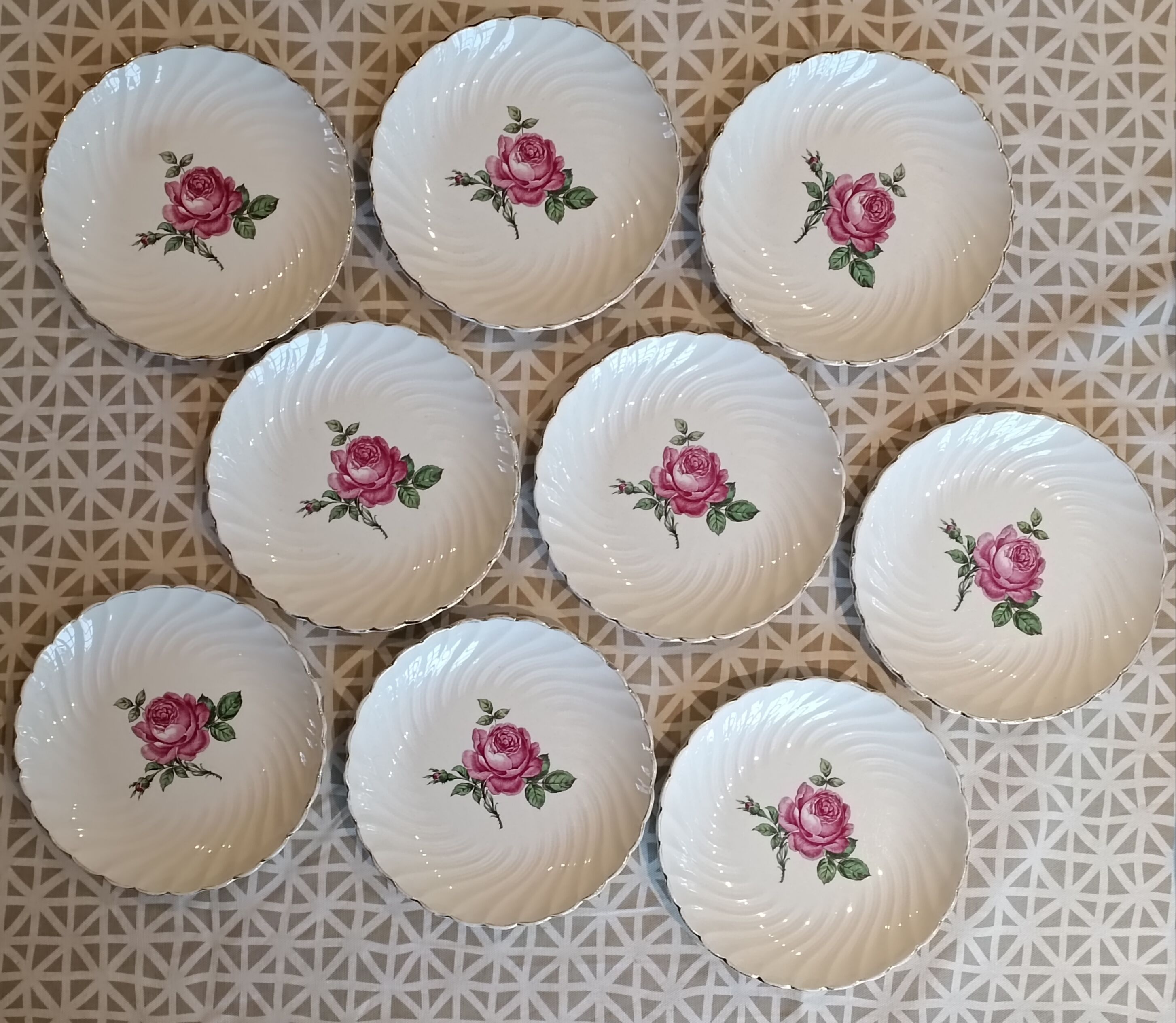 9 dessert plates in Gien earthenware