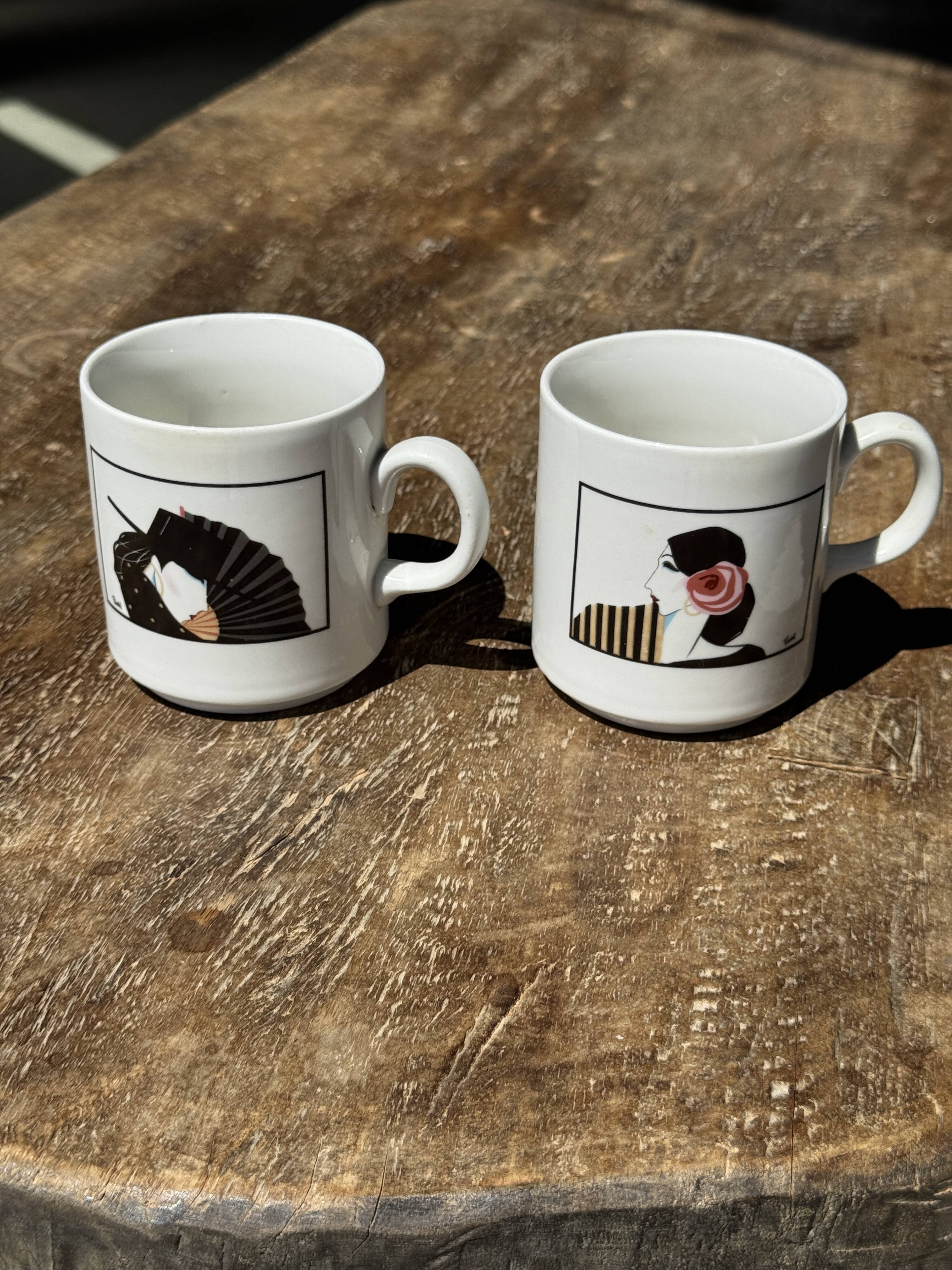 Pair of mugs with stylized Italian women motifs