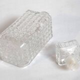 Whiskey decanter with spike pattern