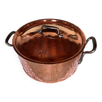 Havard pro casserole dish in vintage hammered copper