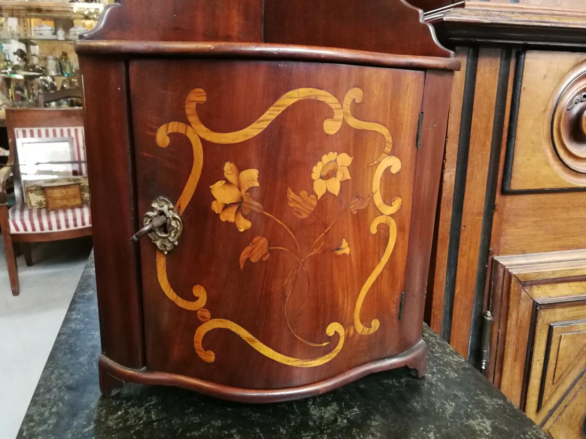 Shelf corner inlaid flowers XVIII