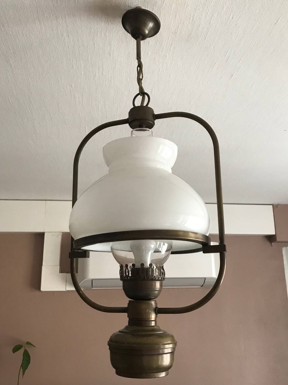 Chandelier / old suspension with opaline / kerosene lamp