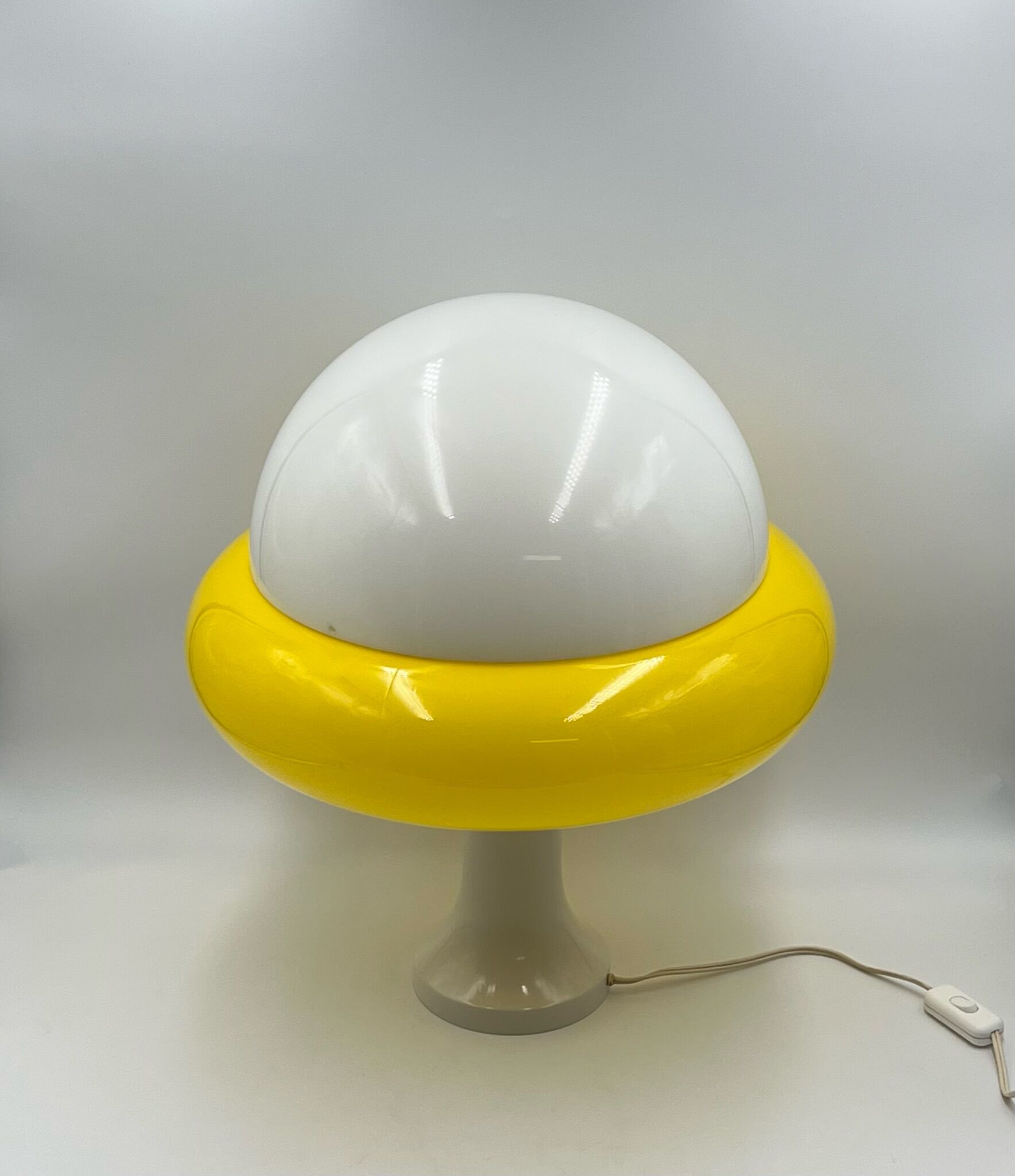 Space age mushroom lamp, Italy, 1970