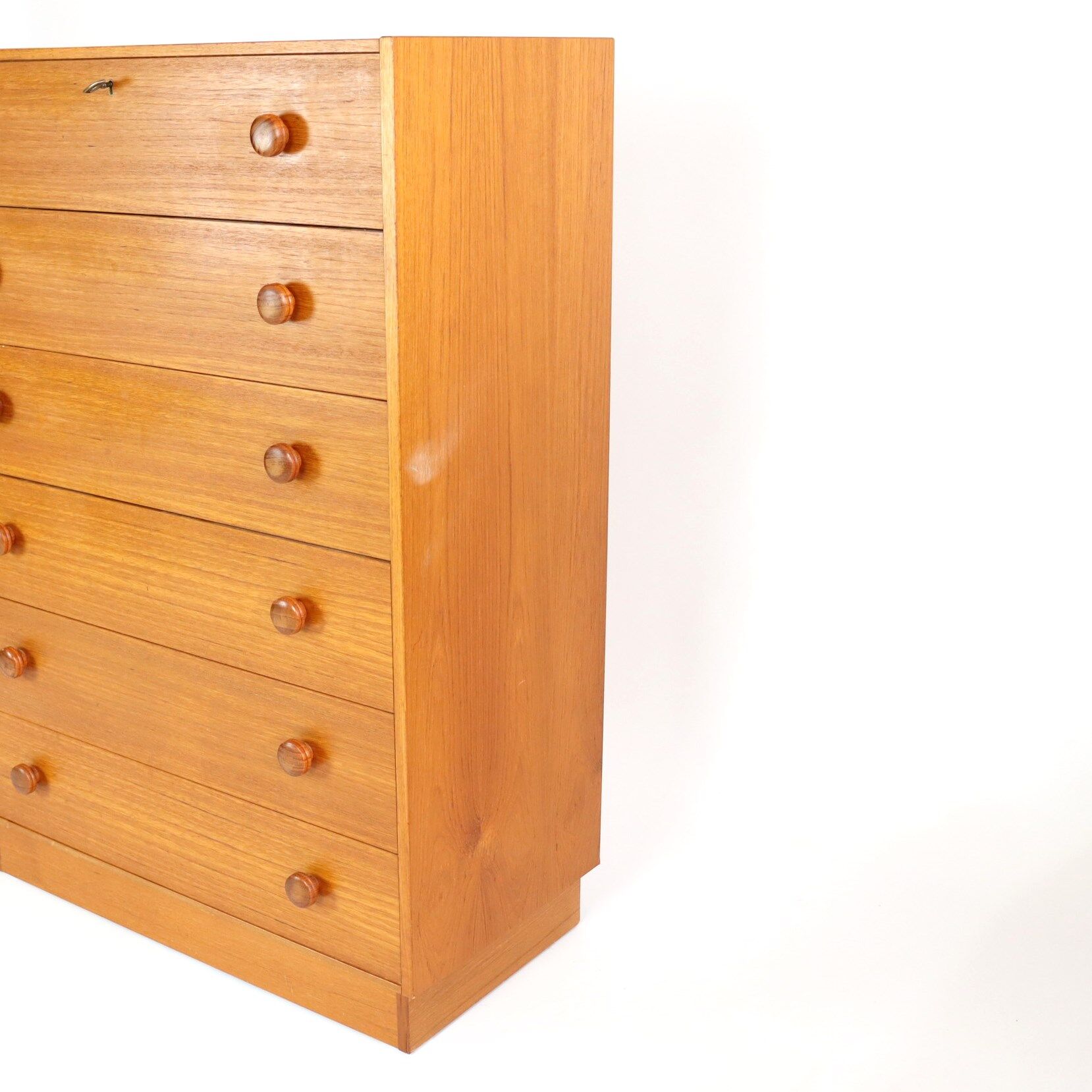 Chest of drawers six teak drawers