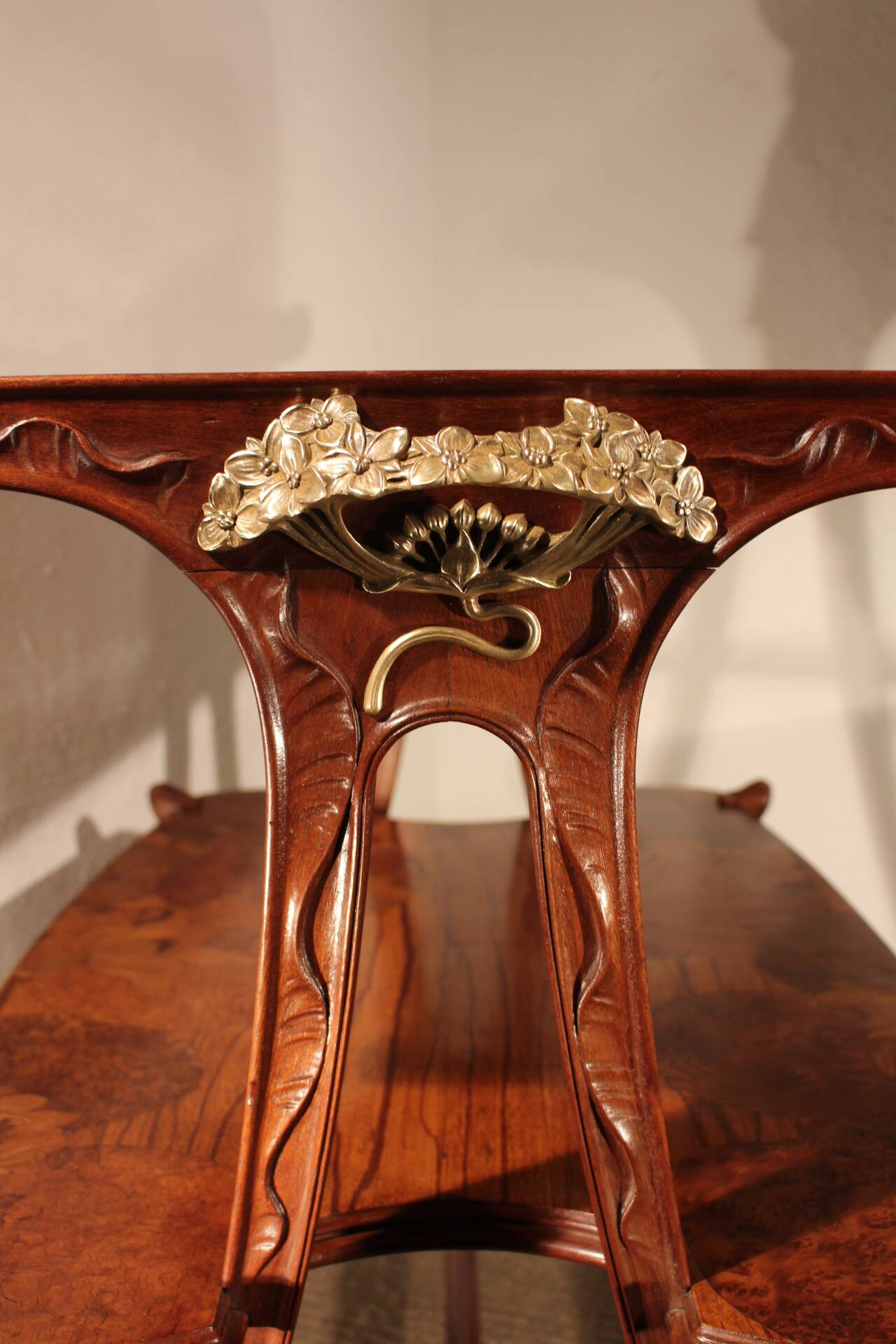 Table à thé Art Nouveau de L-Majorelle