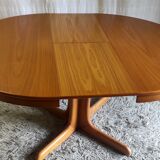 Round dining table extendable 8 pers, 70s-80s