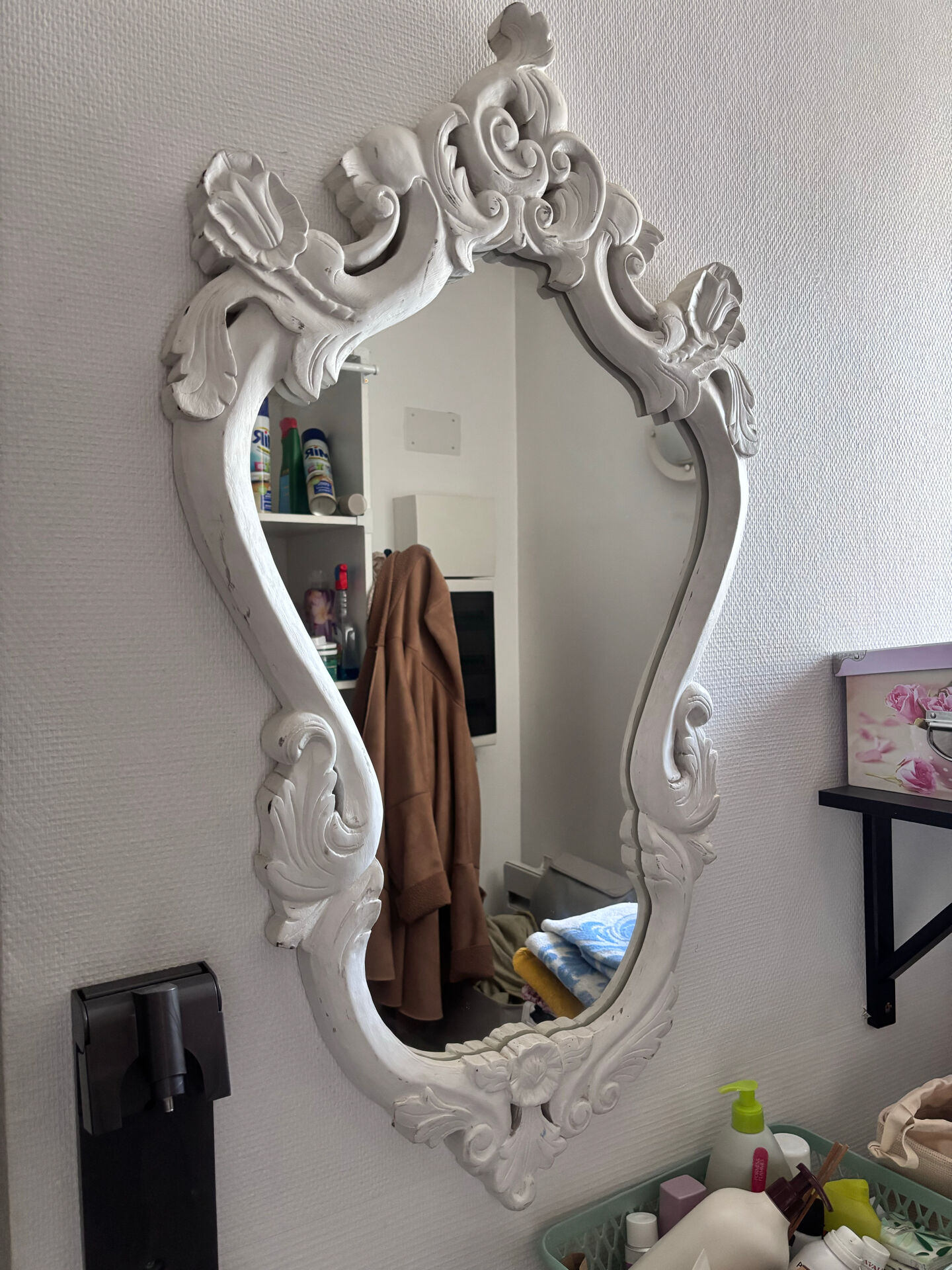 Louis XV rocaille style mirror in carved wood –