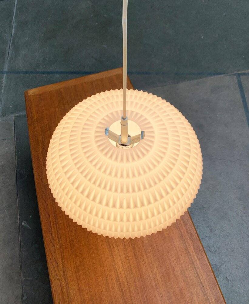 Lampe suspension UFO allemande modèle 2196 du milieu du siècle par Aloys Ferdinand Gangkofner pour Erco, années 1960
