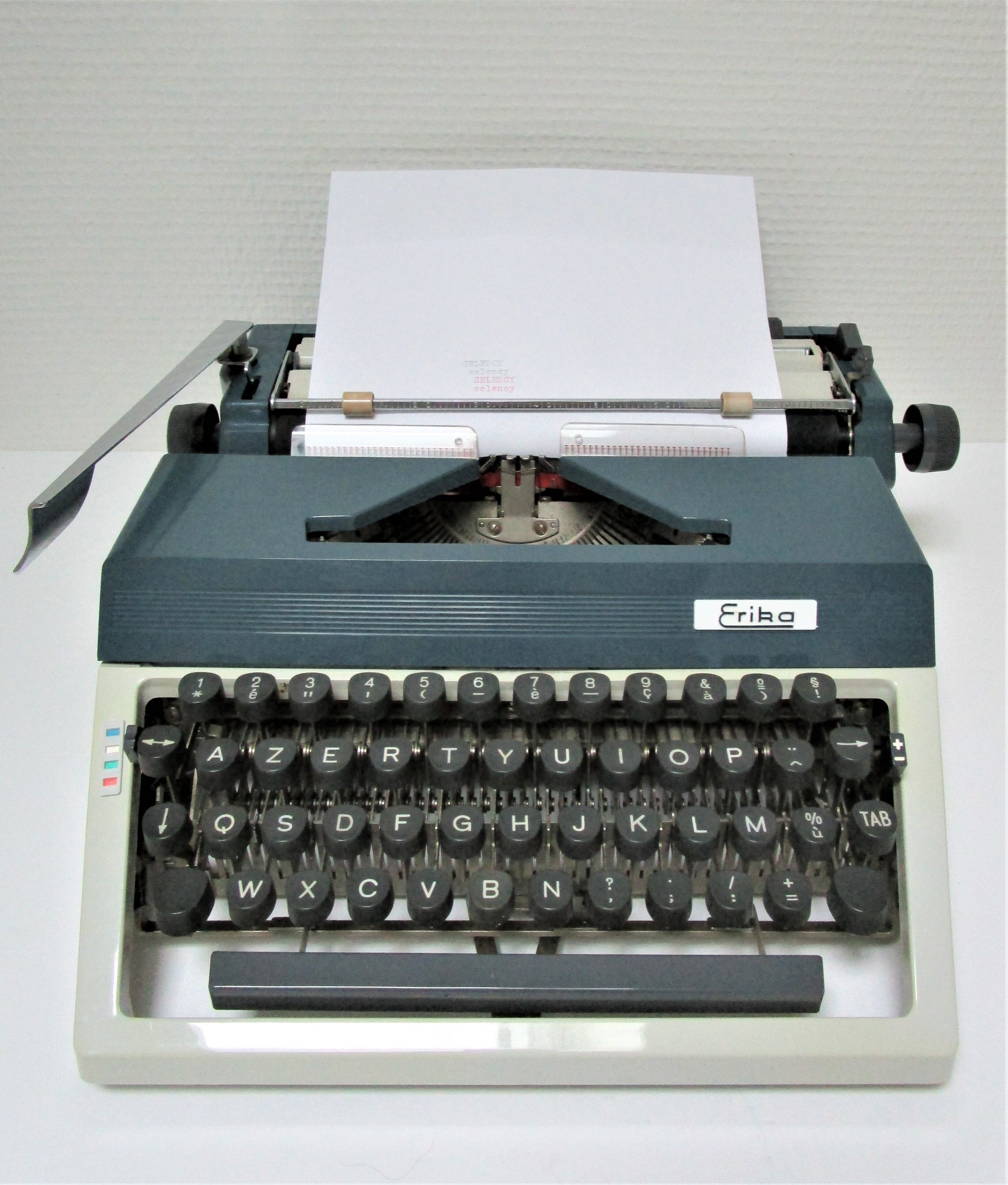 Typewriter erika 40 blue and white 70s made in germany
