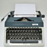 Typewriter erika 40 blue and white 70s made in germany