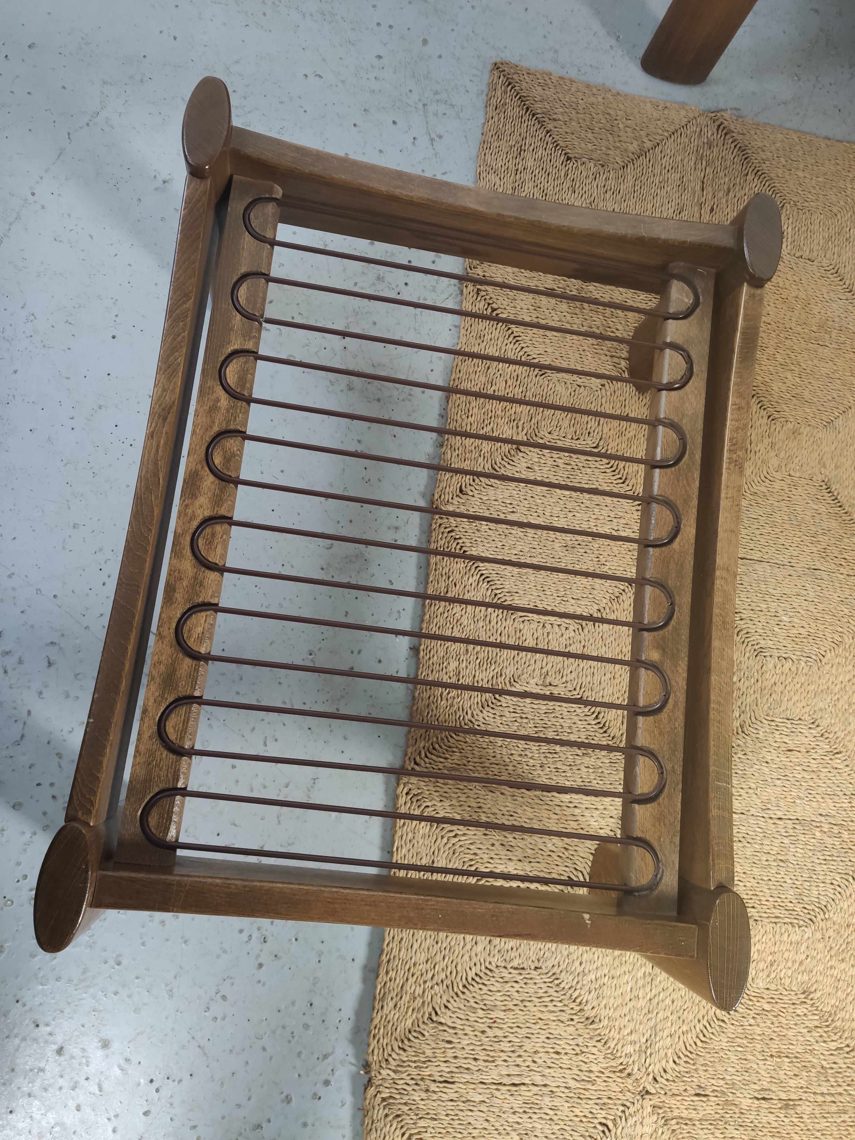 Modulable sofa an armchair in leather and wood