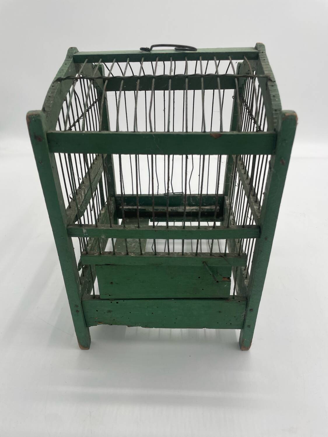 Ancienne petite cage à oiseaux verte en bois