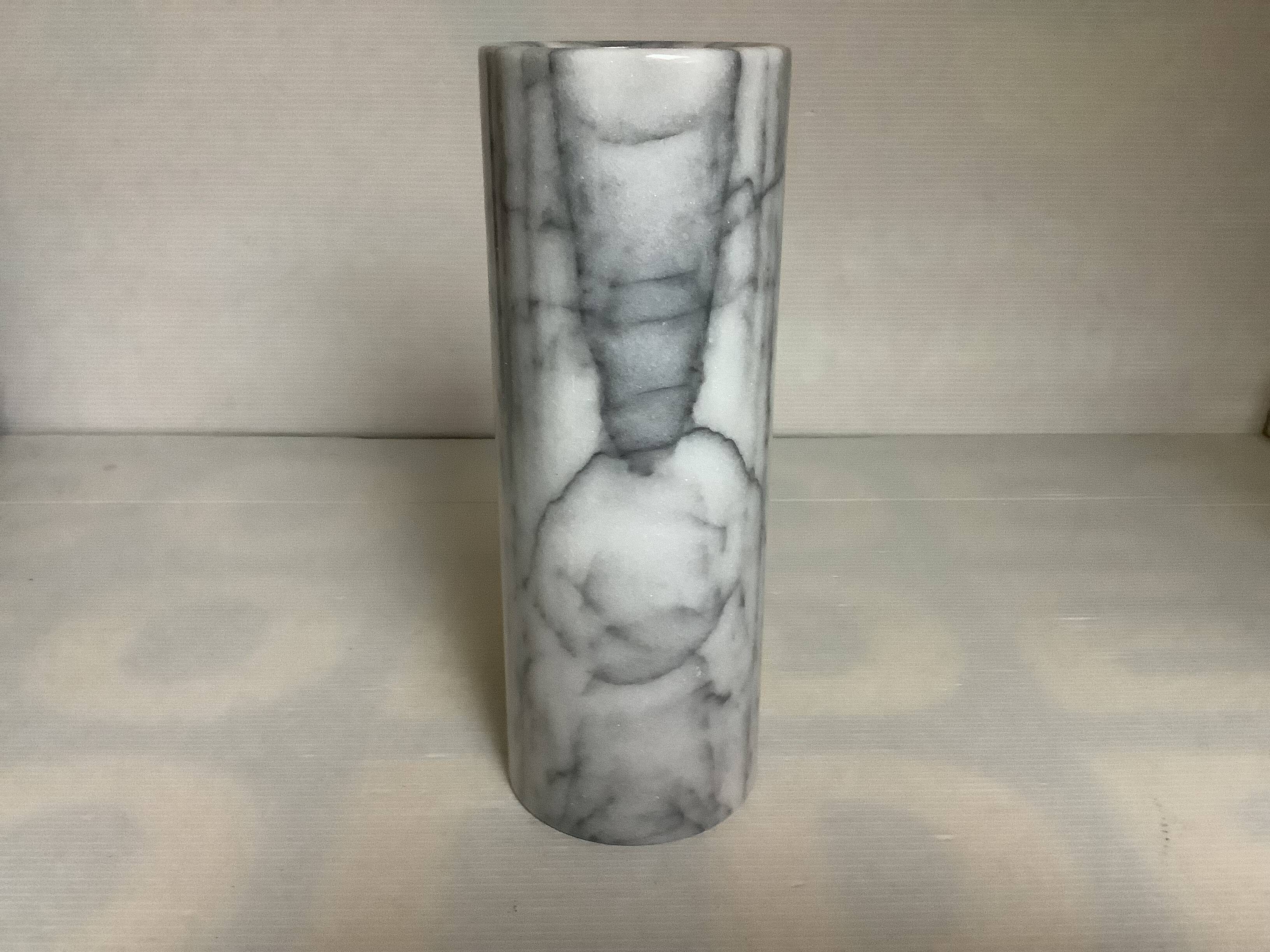 Roll vase in grey and white marble