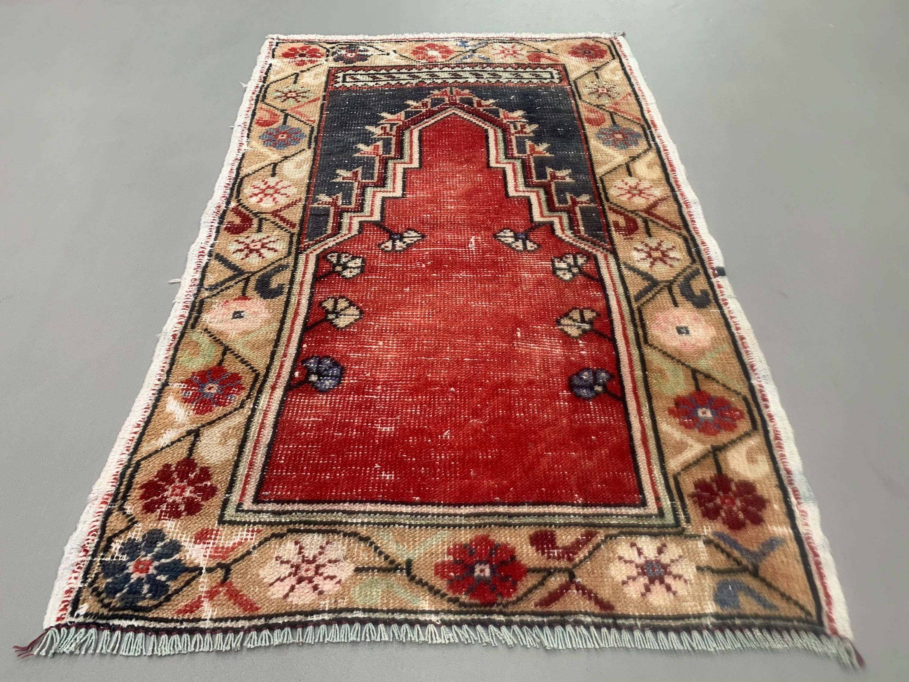 Turkish oushak rug 115x73 cm vintage carpet