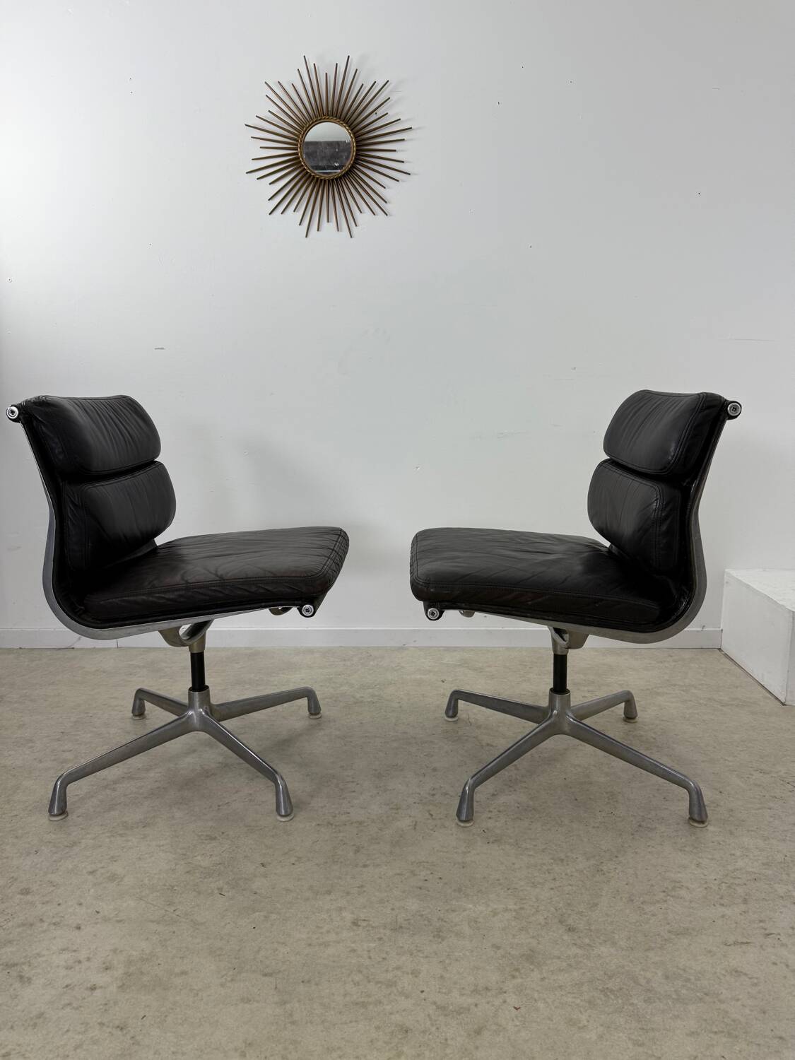 Lot of 2 leather soft pad armchairs chairs EA205 design Charles Eames Herman Miller edition vintage 60s