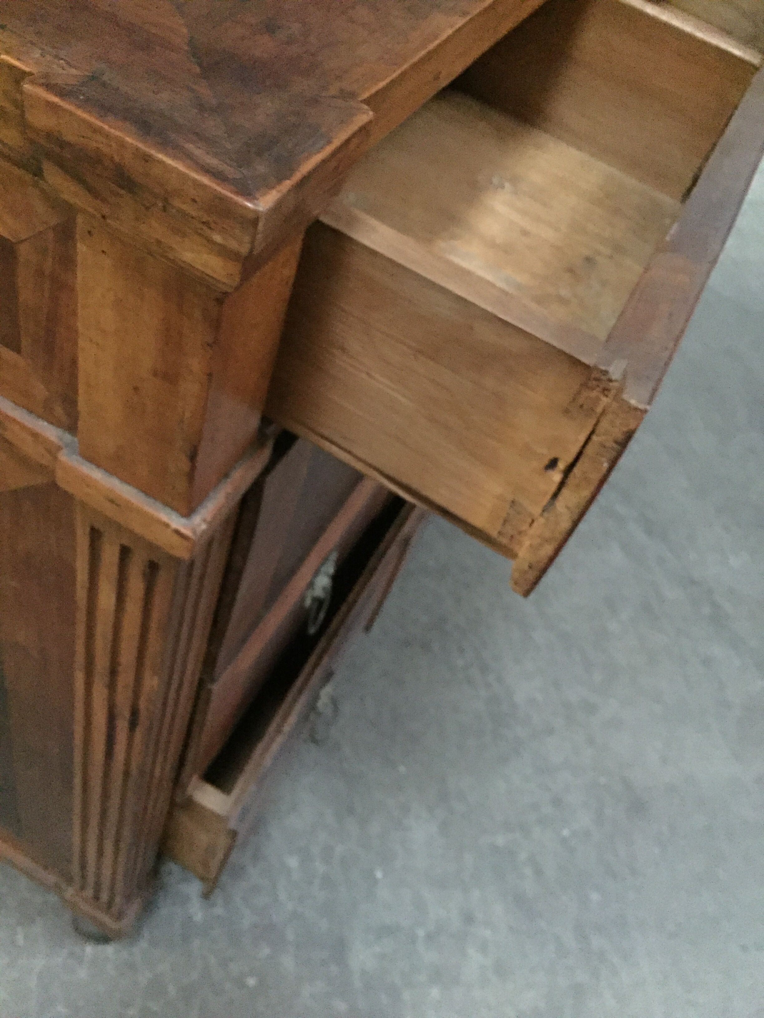 Commode ancienne de style anglais