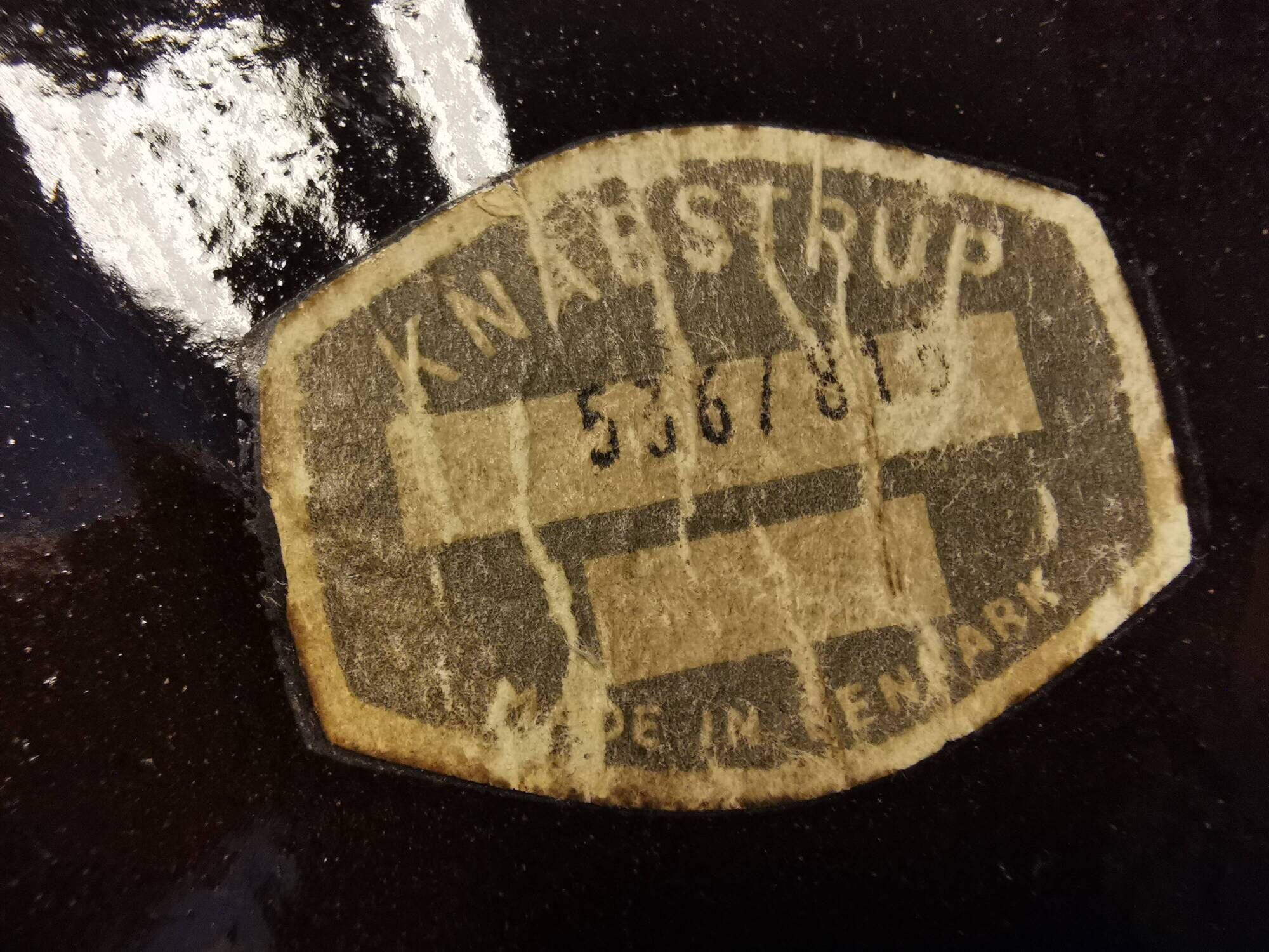 Beau plat/cendrier en céramique du célèbre Knabstrup Danemark, années 1970.