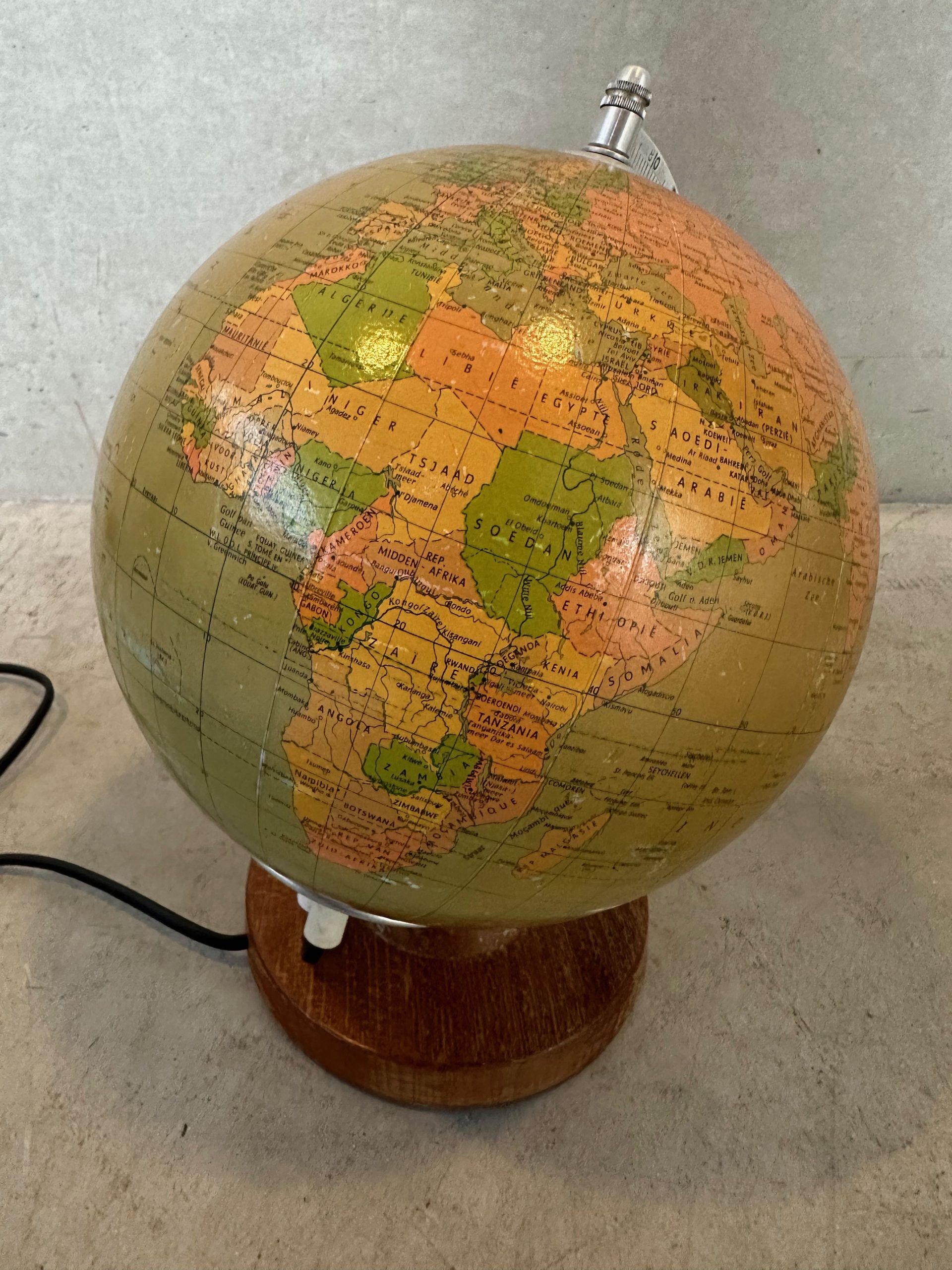 Vintage globe 1980 / lighting – glass