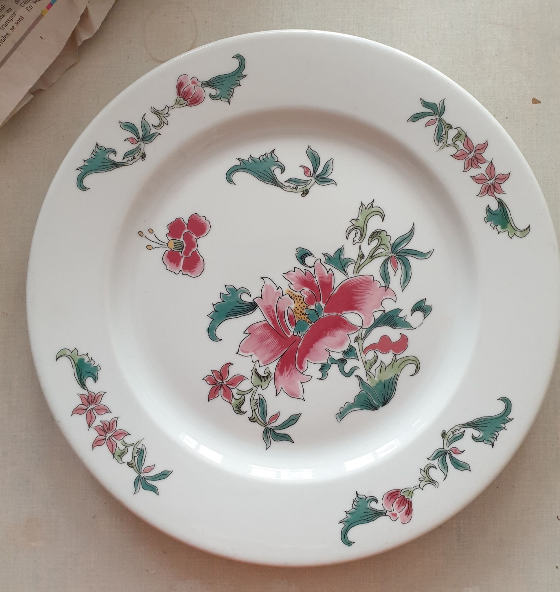 Suite de 5 assiettes terre de fer Creil et Montereau