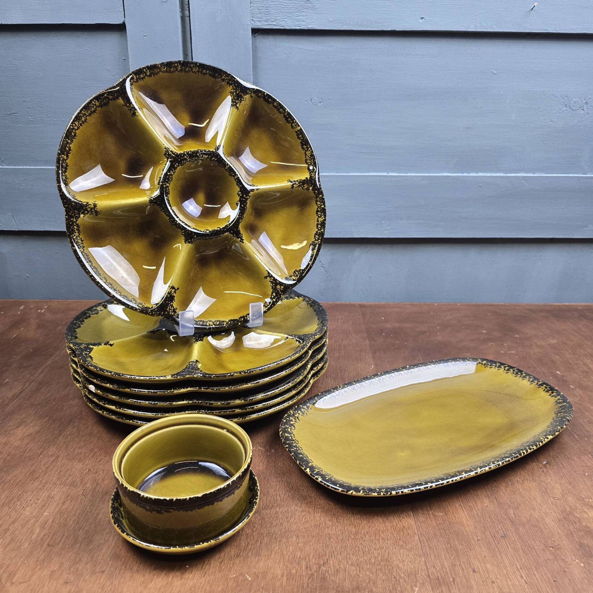 Vintage oyster service Gien – 6 plates, serving dish, ramekin and small bowl