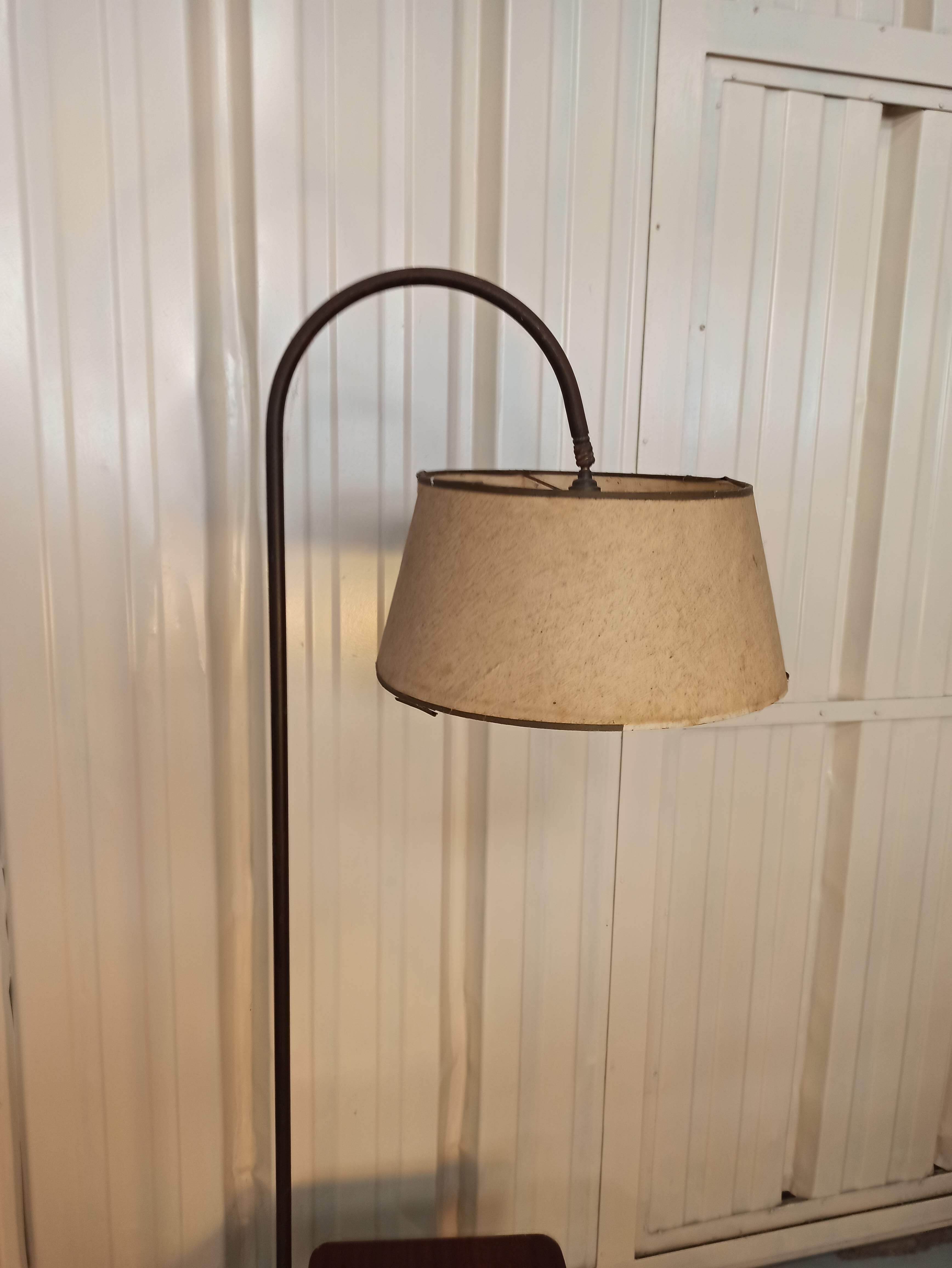 Lampadaire des années 50 tablette en formica lampe liseuse