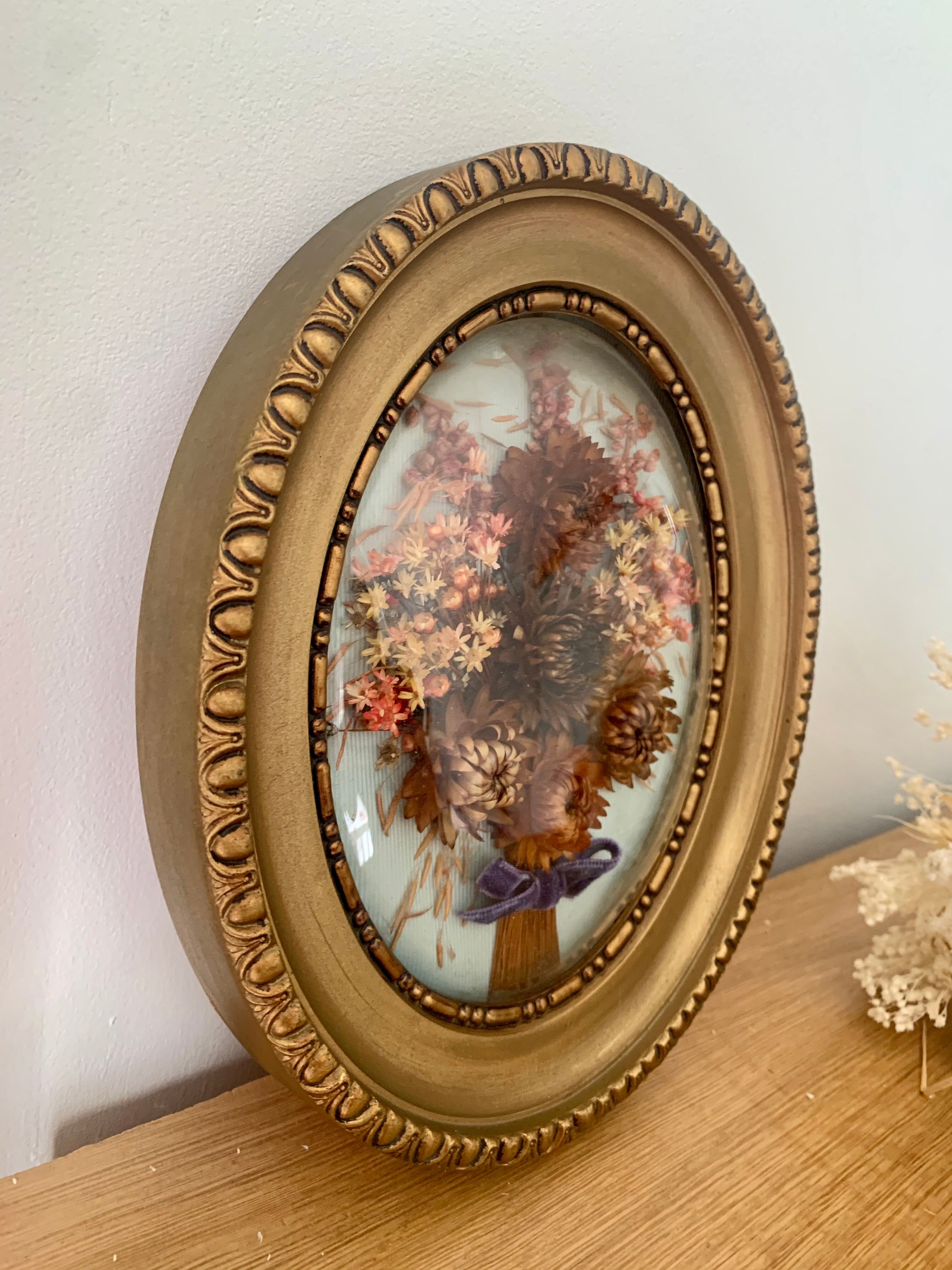 Frame vintage dried flowers