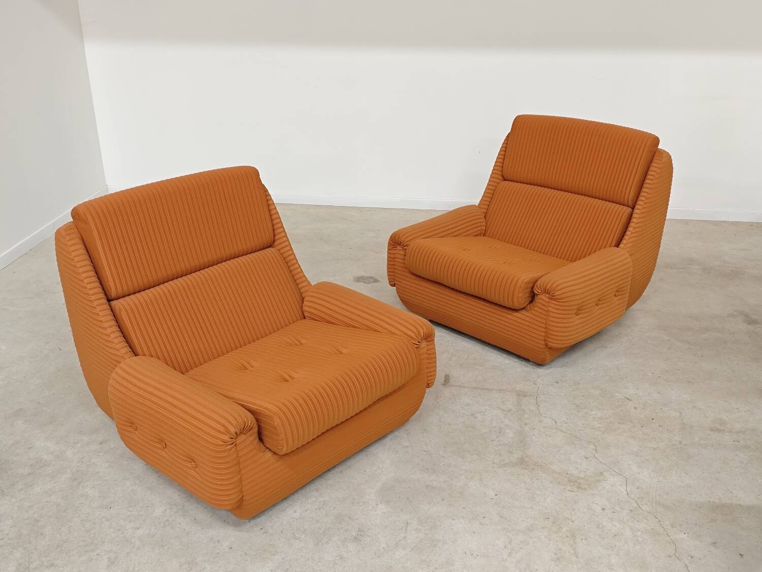 Paire de fauteuils Atlantis Orange République Tchèque 1970