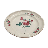 Eastern earthenware plate decorated bouquet of flowers