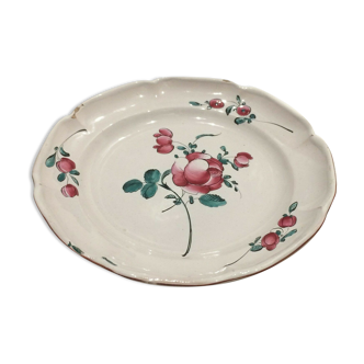 Eastern earthenware plate decorated bouquet of flowers