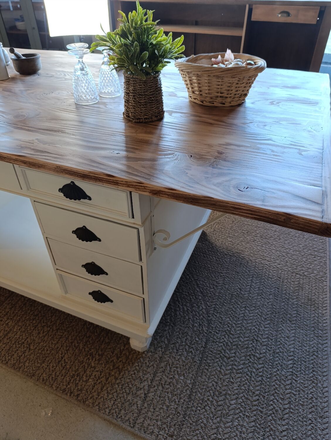 Island, kitchen counter